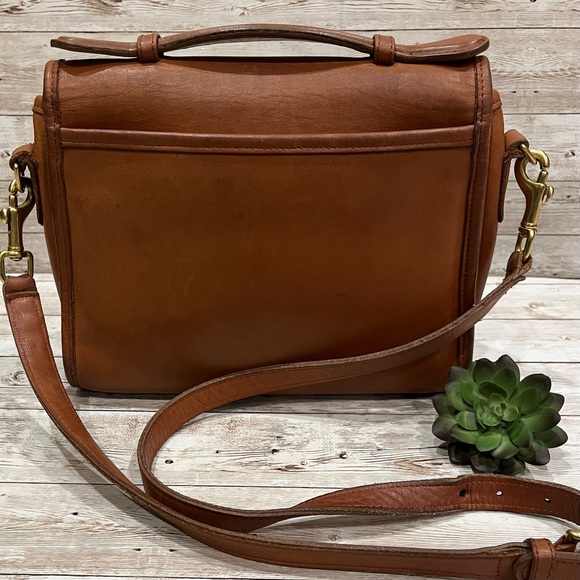 SOLD🎉🎉Vintage Coach bag #9870 - Picture 3 of 12